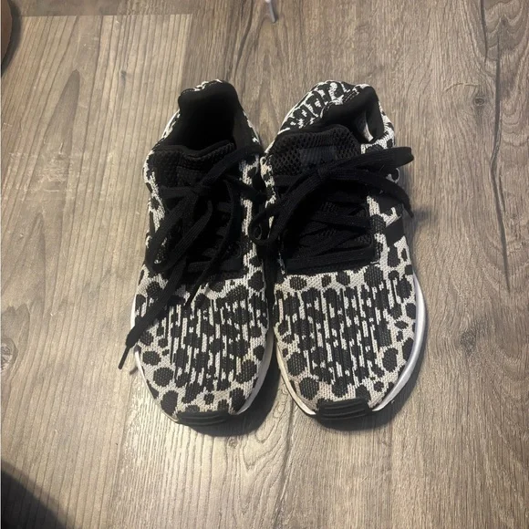 Adidas Leopard sneakers - Picture 3 of 5
